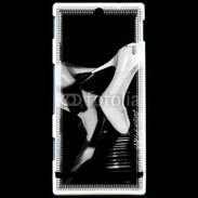 Coque Sony Xperia U Escarpin blanc sur piano