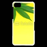 Coque Blackberry Z10 Feuille de cannabis sur fond jaune 2