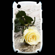 Coque Blackberry 8520 Belle rose Jaune 50