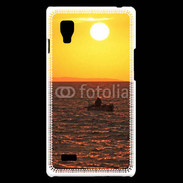 Coque LG Optimus L9 Levé de soleil et bateau de pêche en mer