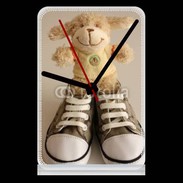 Pendule de bureau peluche et converses