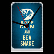 Pendule de bureau Keep Calm and Be a Snake bleu