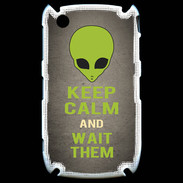 Coque Blackberry 8520 Keep Calm and Wait Alien Gris