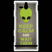 Coque Sony Xperia U Keep Calm and Wait Alien Gris