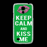 Coque Samsung Galaxy S4mini Keep Calm Kiss me Vert