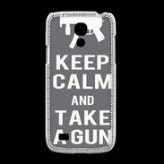 Coque Samsung Galaxy S4mini Keep Calm Take a gun Gris