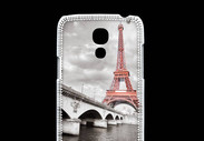 Coque Samsung Galaxy S4mini Tour Eiffel rouge sur fond en noir et blanc
