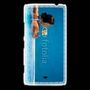 Coque Nokia Lumia 1320 Femme sirotant un cocktail face à la mer