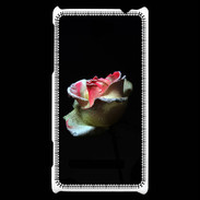 Coque HTC Windows Phone 8S Belle rose sur fond noir PR