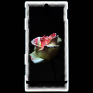 Coque Sony Xperia U Belle rose sur fond noir PR
