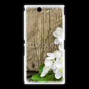 Coque Sony Xpéria Z Ultra Fleurs sur fond en bois