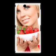 Coque Sony Xpéria Z Ultra Femme blonde et glamour avec corbeille de fraises