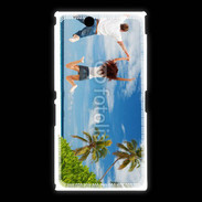 Coque Sony Xpéria Z Ultra Couple sautant devant la mer