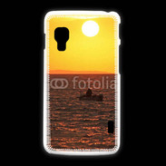Coque LG L5 2 Levé de soleil et bateau de pêche en mer