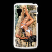 Coque LG L5 2 Femme brune sexy au bord de l'eau