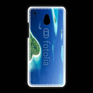 Coque HTC One Mini île en former de cœur au milieu de la mer