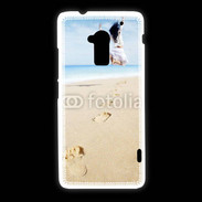 Coque HTC One Max Femme sautant face à la mer
