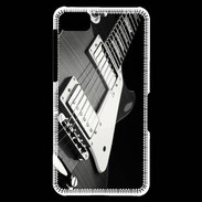 Coque Blackberry Z10 Guitare en noir et blanc