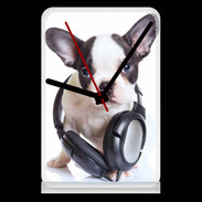 Pendule de bureau Bulldog français avec casque de musique