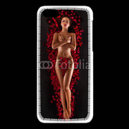 Coque iPhone 5C Femme nue pétales de rose glamour