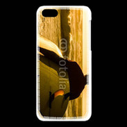 Coque iPhone 5C Surfer à la tombée de la nuit