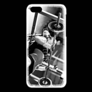 Coque iPhone 5C Femme sur un banc de musculation