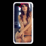 Coque iPhone 5C Charmante brune avec casquette rouge