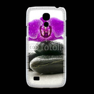 Coque Samsung Galaxy S4mini Orchidée violette sur galet noir