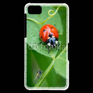Coque Blackberry Z10 Coccinelle sur une feuille