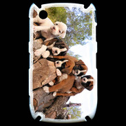 Coque Blackberry 8520 Chiots Boxer sur un tronc d''arbre