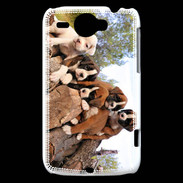 Coque HTC Wildfire G8 Chiots Boxer sur un tronc d''arbre