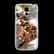 Coque Samsung Galaxy S4mini Chiots Boxer sur un tronc d''arbre