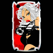Coque Blackberry 8520 Femme blonde tueuse 50