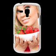 Coque Samsung Galaxy Trend Femme blonde et glamour avec corbeille de fraises