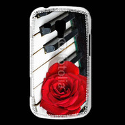 Coque Samsung Galaxy Trend Rose sur un piano