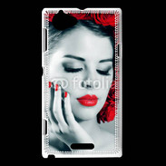 Coque Sony Xperia L Vernis rouge et roses esthétisme