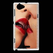 Coque Sony Xperia L Baiser de lesbienne