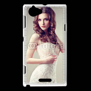 Coque Sony Xperia L Jolie femme style poupée porcelaine