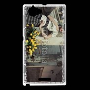 Coque Sony Xperia L Femme glamour quartier de Paris