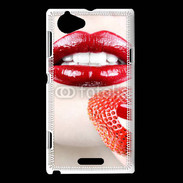 Coque Sony Xperia L Bouche sexy rouge à lèvre gloss rouge fraise