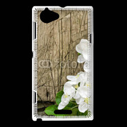 Coque Sony Xperia L Fleurs sur fond en bois