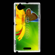 Coque Sony Xperia L Papillon posé sur une fleur
