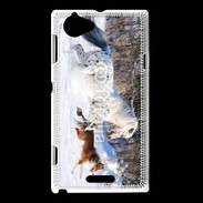 Coque Sony Xperia L Cheval et chien dans la neige