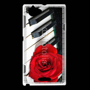 Coque Sony Xperia L Rose sur un piano