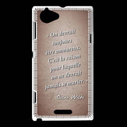 Coque Sony Xperia L Toujours amoureux Rouge Citation Oscar Wilde