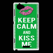 Coque Sony Xperia L Keep Calm Kiss me Vert