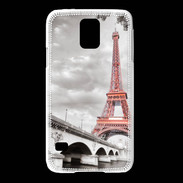 Coque Samsung Galaxy S5 Tour Eiffel rouge sur fond en noir et blanc