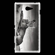 Coque Sony Xperia M2 Lionne sur une dune