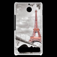 Coque Sony Xperia E1 Tour Eiffel rouge sur fond en noir et blanc