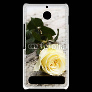 Coque Sony Xperia E1 Belle rose Jaune 50